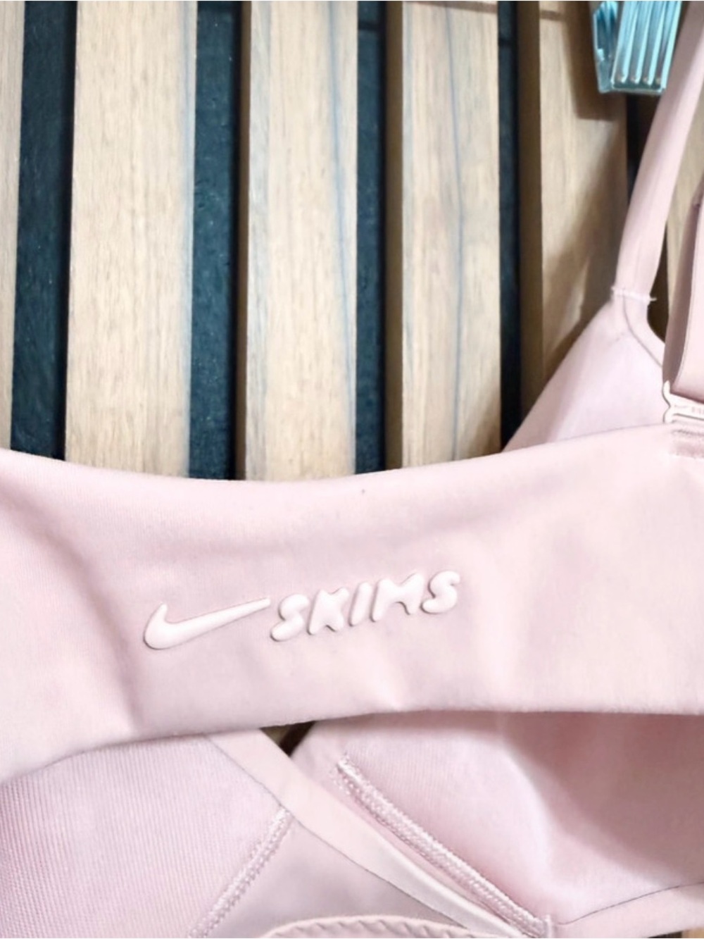 Nike Skims Matte Pink Himalayan Wrap Bra - Picture 6 of 7